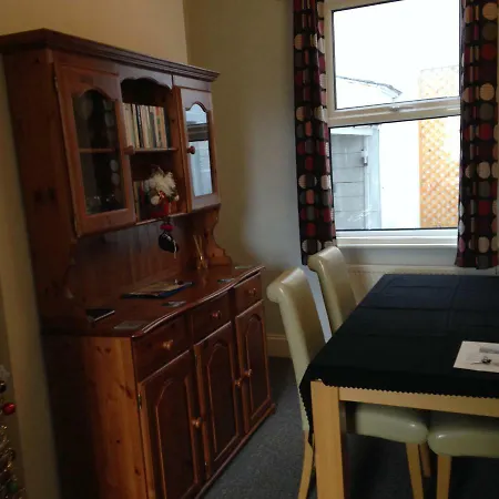 Wyke House Semesterbostad *